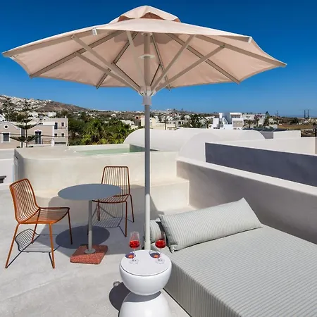 Viva Nove Kamari (Santorini)