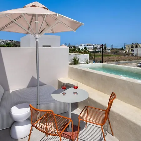 Viva Nove Kamari (Santorini)